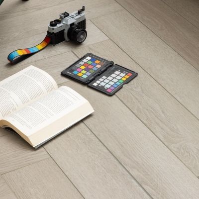Aspen Oak SPC Vinyl Herringbone Flooring 60x12.5cm