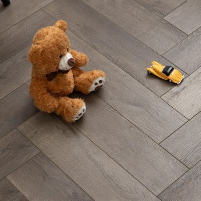 Berkley Oak SPC Vinyl Herringbone Flooring 60x12.5cm