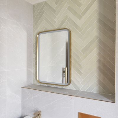 Downtown Verde Gloss Ceramic Wall Tile 25x5cm - Alternative Image