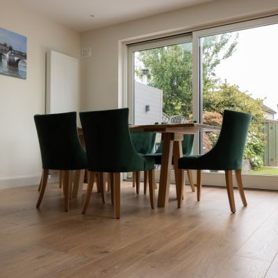 Laminate Flooring - 12mm Mammut 4V AC5 Everest Oak 185x19cm