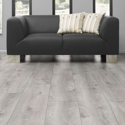 Laminate Flooring - 10mm Mammut Plus 4V AC5 Macro Oak White 185x24cm